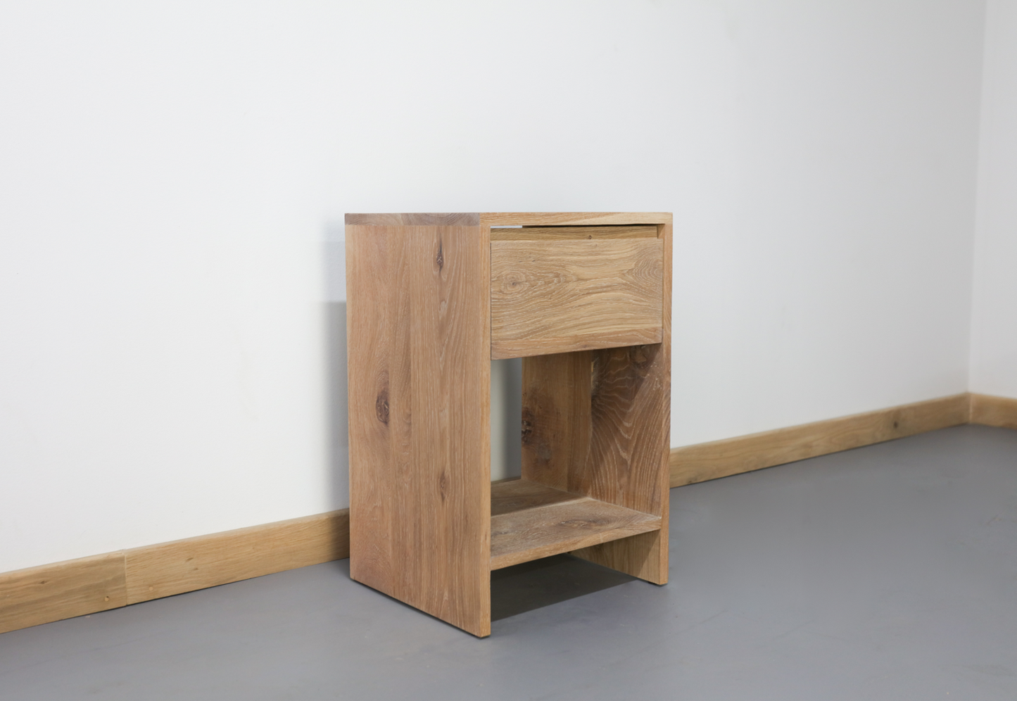 Isla Bedside Pedestal