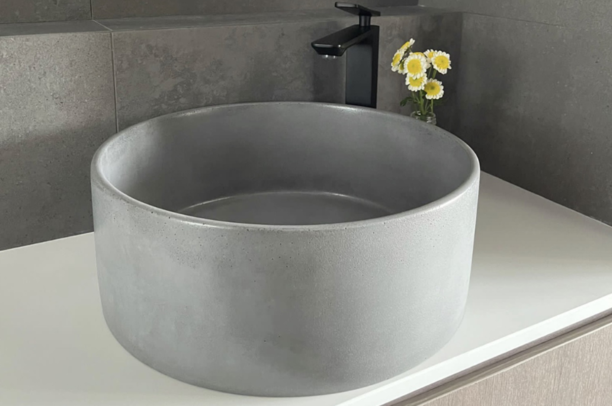 Luna Basin