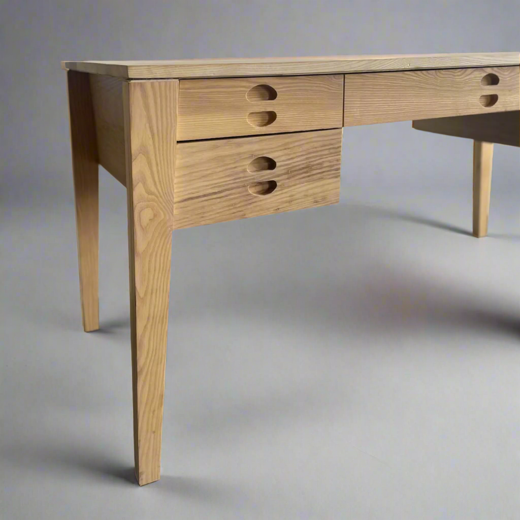 Abigail Feature Desk